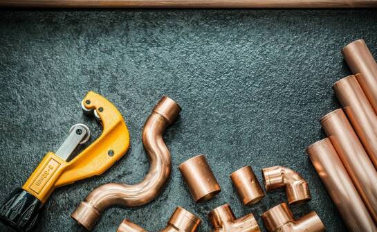 Na czym polega naprawa rur bez wykopów i jakie niesie korzyści?