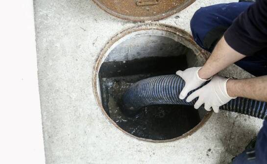 Czyszczenie kanalizacji – jak przebiega proces i jakie są jego zalety