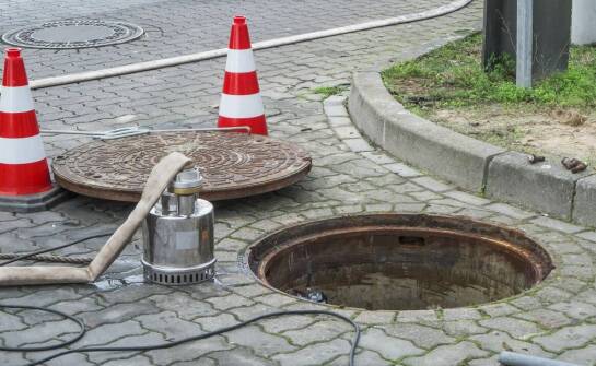 Jak wygląda proces lokalizowania instalacji kanalizacyjnych i dlaczego jest ważny