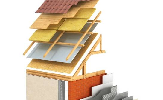 Więźba dachowa krok po kroku – najważniejsze informacje i zastosowania