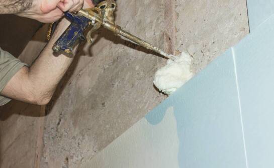 Osuszanie ścian po zalaniu wodą – skuteczne metody i najważniejsze etapy