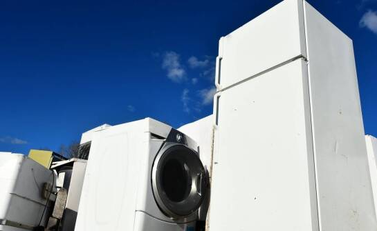 Jak skutecznie osuszyć mieszkanie po zalaniu i zapobiec powrotowi wilgoci