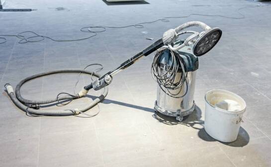 Jak przebiega osuszanie po zalaniu i dlaczego szybka reakcja jest kluczowa