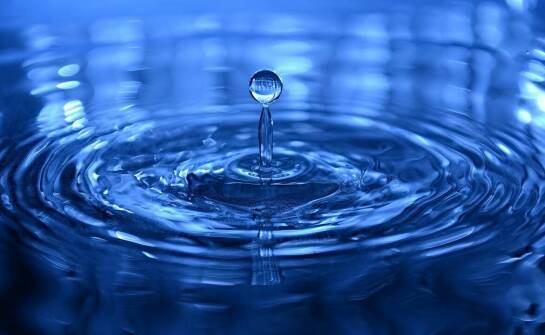 Jakie technologie pomagają w szybkim wykrywaniu wycieków wody w instalacjach?