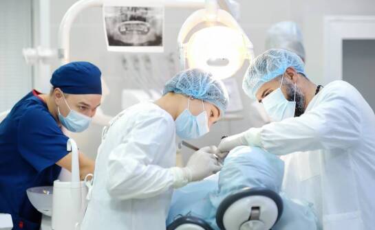 Najczęstsze zabiegi chirurgii stomatologicznej oraz ich zastosowanie w leczeniu
