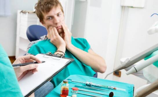 Protetyka zębowa – rodzaje uzupełnień i możliwości odbudowy uzębienia