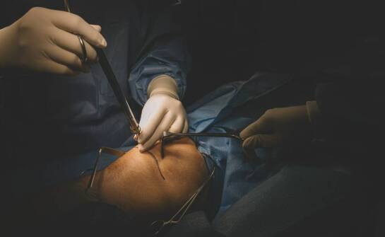 Czym zajmuje się protetyk stomatologiczny i kiedy skorzystać z jego pomocy?