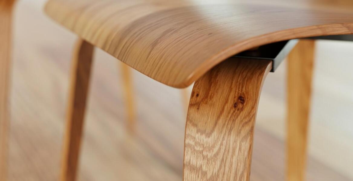 Rozkładany stół dębowy – funkcjonalność i styl w nowoczesnym wydaniu