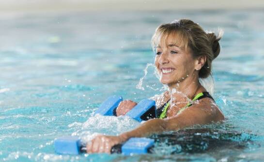 Aquafitness – zalety ćwiczeń w wodzie dla zdrowia i lepszej kondycji