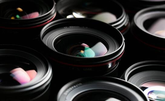 Jak wybrać soczewki twarde? Kluczowe czynniki i etapy doboru