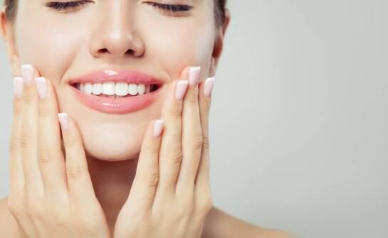 Wybielanie zębów – najważniejsze informacje, metody i efekty zabiegów