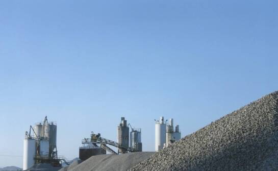 Jak działa rynek surowców wtórnych i jakie są etapy ich obrotu?