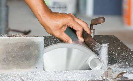 Najważniejsze właściwości szkła i ich wpływ na aranżację wnętrz