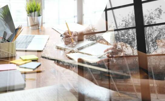 Jak powstaje grafika na szkle i gdzie sprawdza się w codziennym zastosowaniu