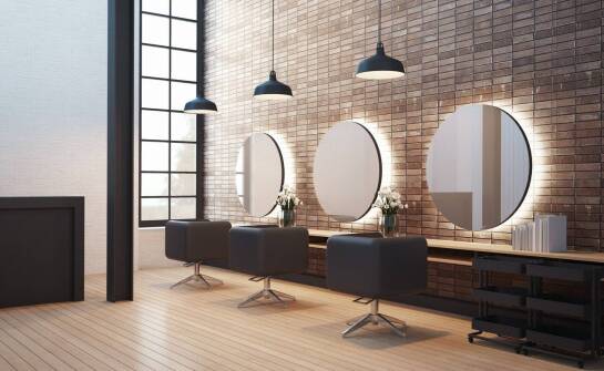 Fazowane lustra – jak wpływają na optykę i styl wnętrz mieszkalnych