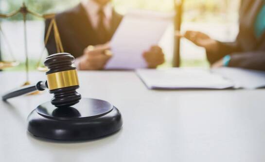 Reprezentacja w sądzie – kiedy pomoc prawnika jest niezbędna i na czym polega
