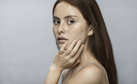 Laser frakcyjny – zastosowania, efekty i bezpieczeństwo zabiegów na skórę