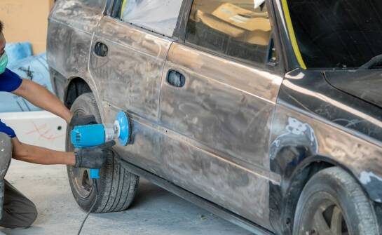 Złomowanie pojazdów i sprzętu – jak przygotować się do oddania na złom