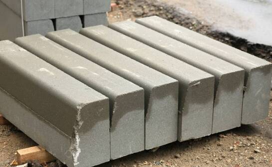 Bloczki fundamentowe – klucz do solidnych i trwałych konstrukcji budynków