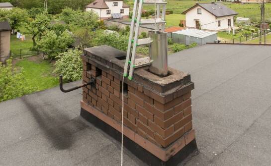 Rozwiązania kominowe w budownictwie – rodzaje, zastosowania i bezpieczeństwo