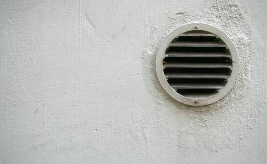 Jak działają systemy wentylacyjne z pustaków i dlaczego są tak popularne