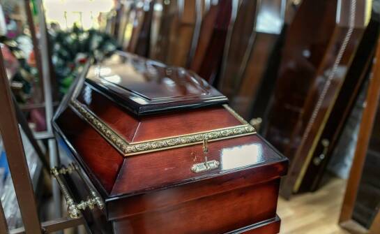 Czym charakteryzują się usługi pogrzebowe i na co zwracać uwagę przy wyborze