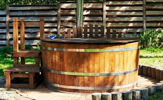 Całoroczne jacuzzi w ogrodzie – komfort i relaks niezależnie od pogody