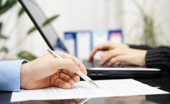 Zakres usług świadczonych przez notariusza – najczęstsze czynności notarialne