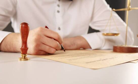 Pełnomocnictwo notarialne – jak sporządzić i kiedy może być wymagane