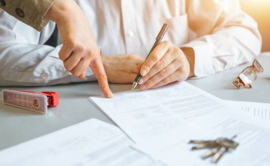 Umowa przedwstępna – kiedy warto ją zawrzeć i jakie daje korzyści