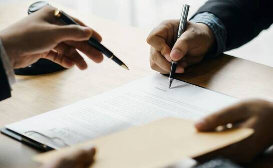 Rodzaje spółek i najważniejsze aspekty zawierania umów wspólników