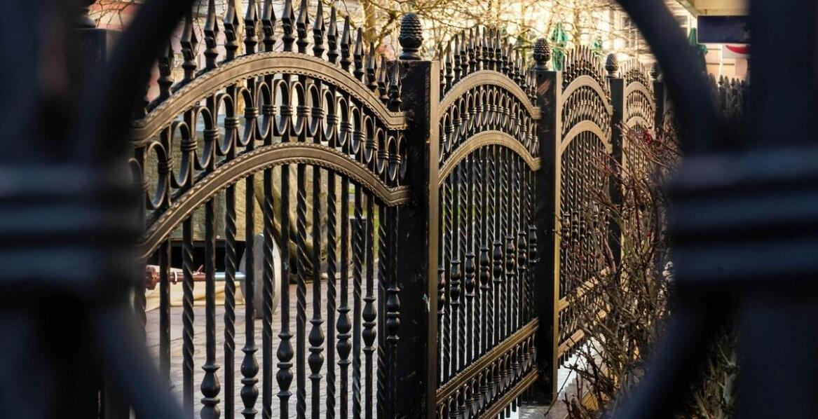 Najważniejsze cechy i funkcje bram wjazdowych stosowanych na posesjach