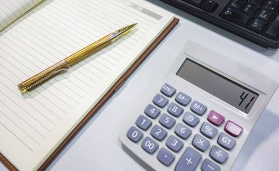 Czym różni się pełna księgowość od uproszczonej?