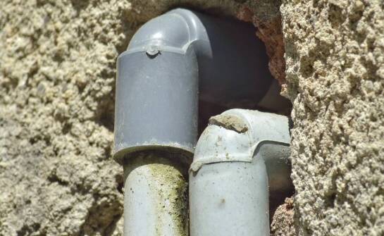 Podstawowe zasady wykonania przyłącza kanalizacyjnego na posesji