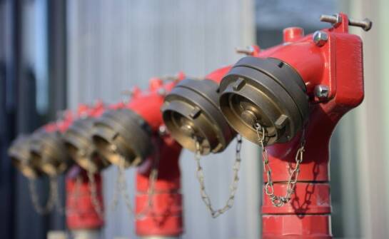 Instalacje tryskaczowe – zastosowania, działanie i rola w ochronie budynków