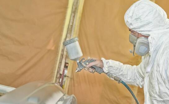 Farba termoizolacyjna – właściwości, zastosowania i korzyści stosowania