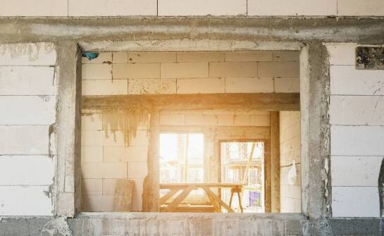 Skuteczne metody docieplania starych budynków i redukcji kosztów ogrzewania