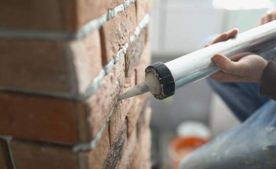 Ocieplanie kamienic – sprawdzone metody poprawy komfortu i oszczędności