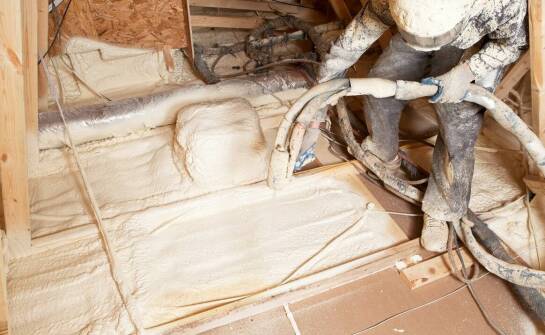 Tynki termiczne – skuteczna ochrona przed chłodem i oszczędność energii