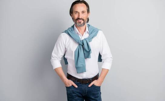 Szyk i wygoda – jak wybierać szale męskie na różne okazje