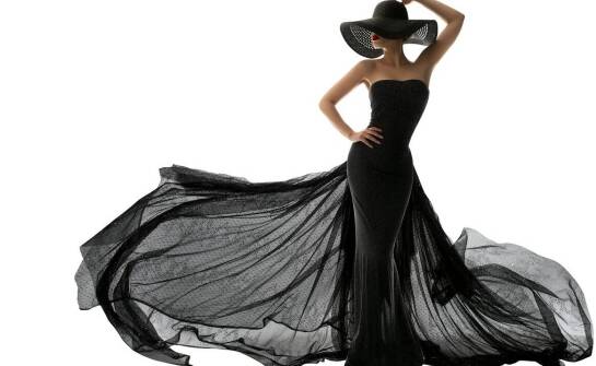 Ponadczasowe czarne sukienki w rozmiarze plus – inspiracje i modne detale