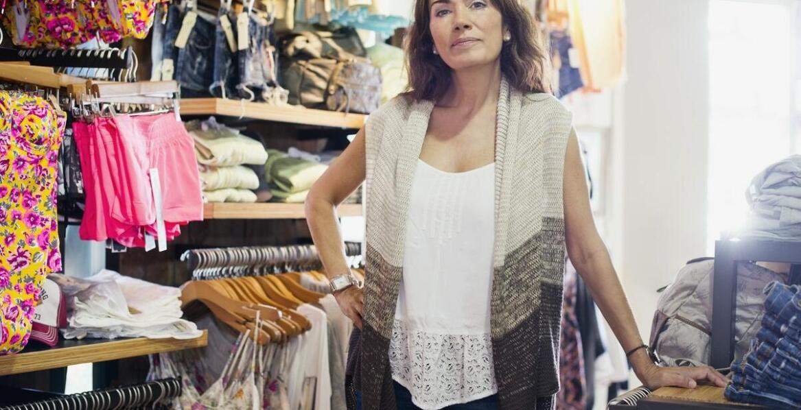 Kardigany damskie w dużych rozmiarach – wygoda, fasony i stylizacje sezonu