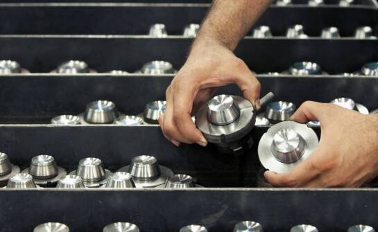 Artykuły metalowe – szeroki wybór produktów oraz ich praktyczne zastosowania