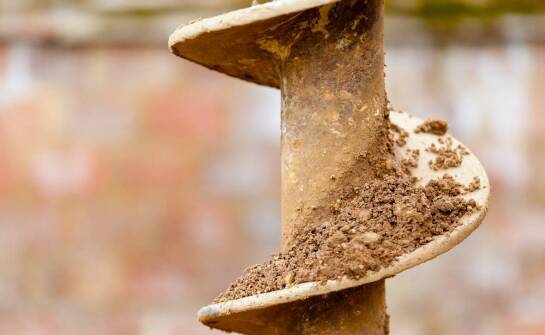 Kotwy budowlane – rodzaje, zastosowania i najważniejsze zalety mocowań