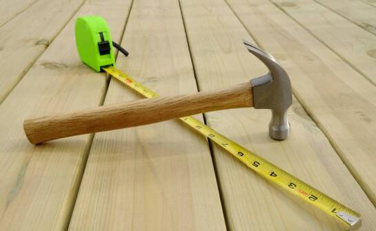 Narzędzia ręczne i elektryczne – rodzaje, zastosowania i przydatne wskazówki