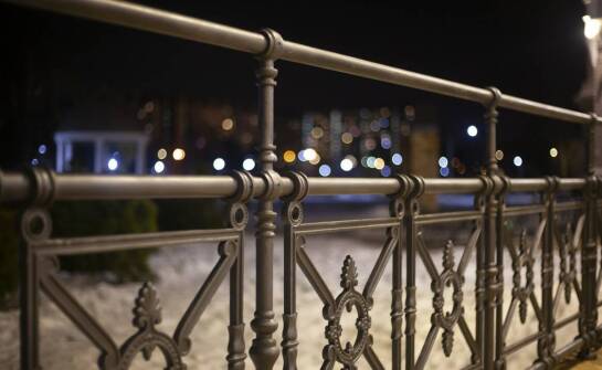 Trendy i inspiracje w projektowaniu balustrad do domu oraz ogrodu