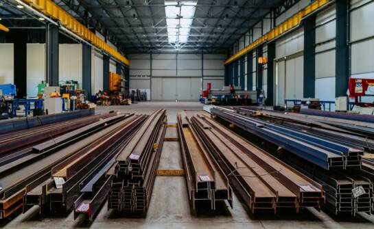 Zastosowania konstrukcji stalowych w budownictwie i aranżacji przestrzeni