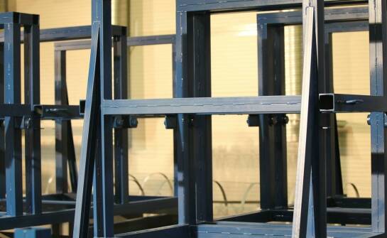 Nowoczesne zastosowania stali w architekturze i wyposażeniu wnętrz