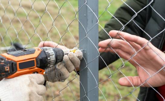 Jak wybrać ogrodzenie łączące funkcjonalność z nowoczesnym designem