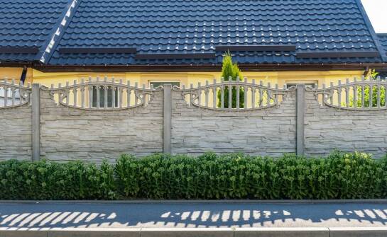 Ogrodzenia na każdą posesję – przegląd stylów, materiałów i inspiracji